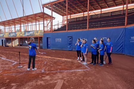 Šesťačky na softbalu